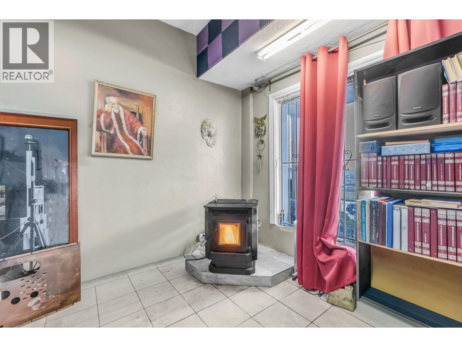 2141 MARINE WAY, New Westminster