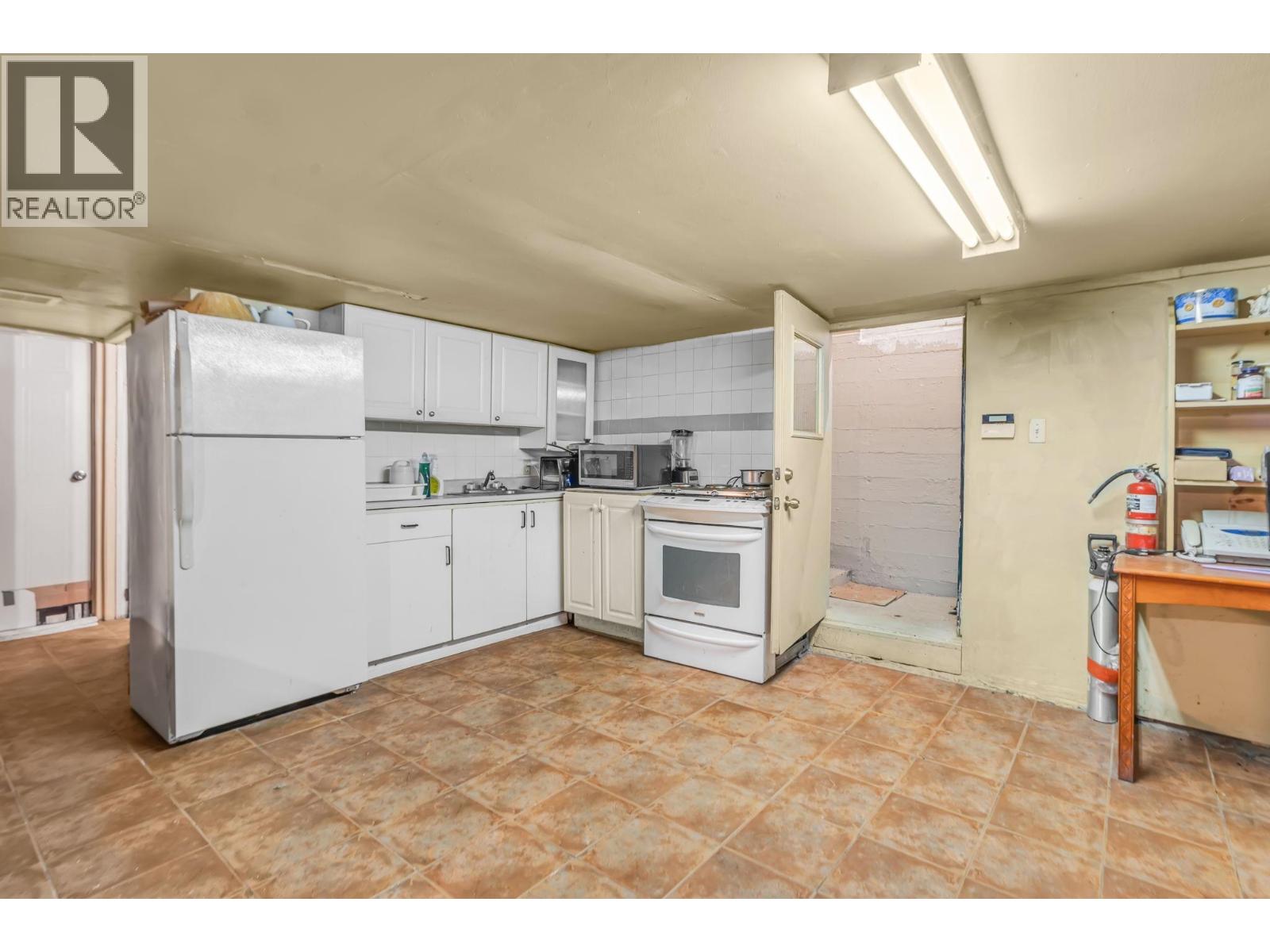 2141 MARINE WAY, New Westminster