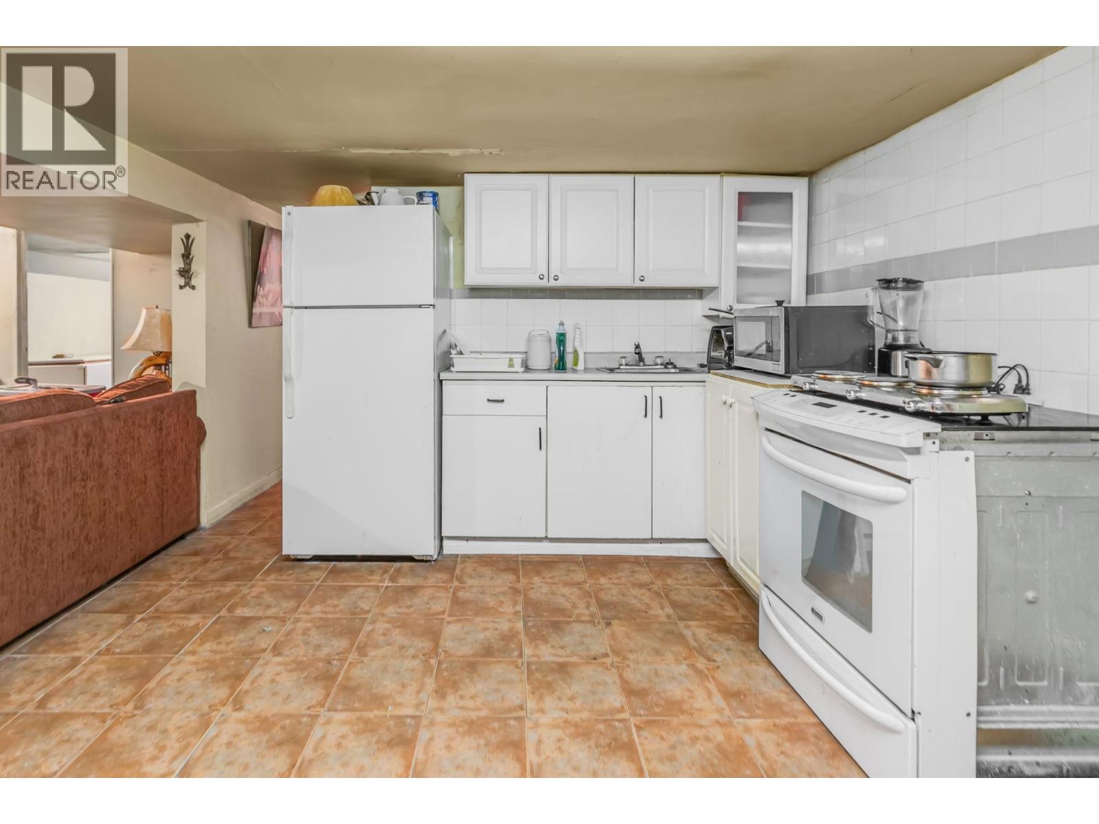 2141 MARINE WAY, New Westminster