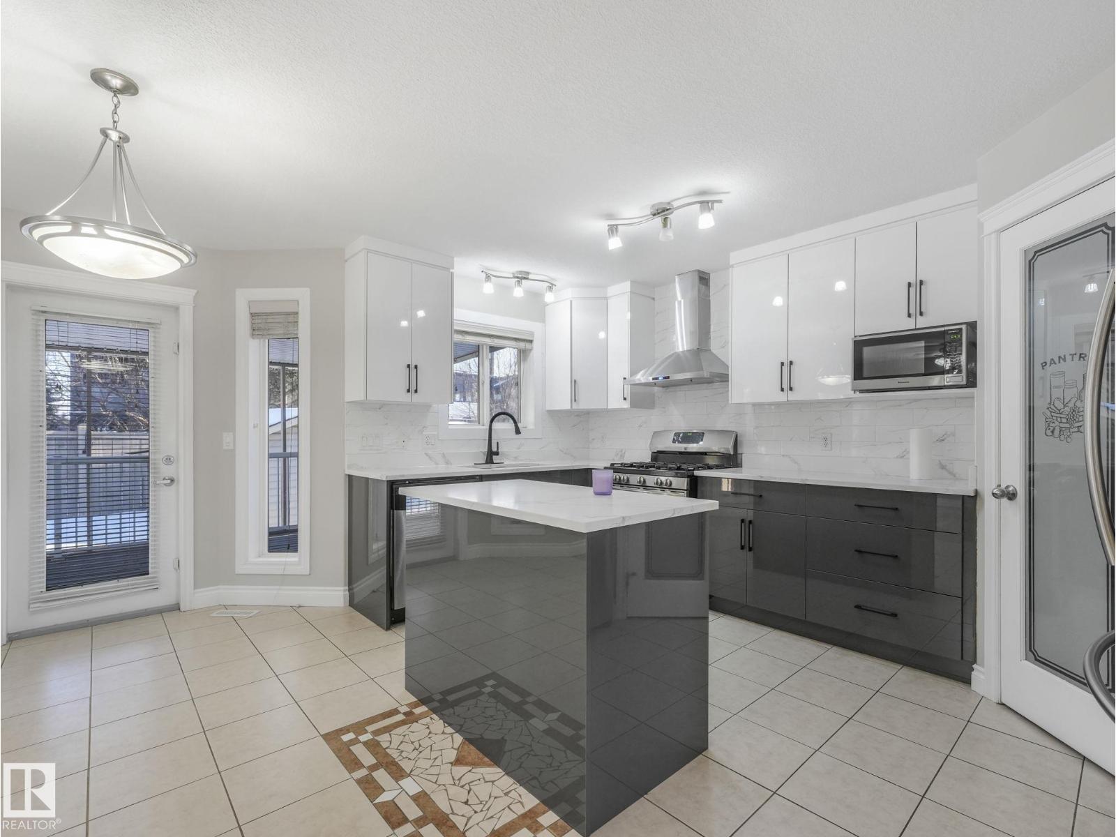 13459 140 AV NW, Edmonton