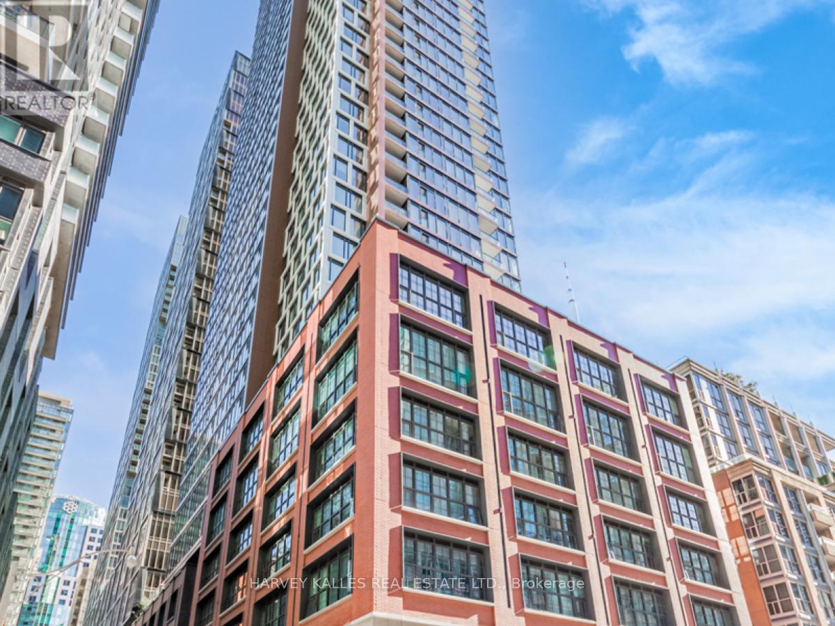 Listing photo of 1711 - 55 MERCER STREET