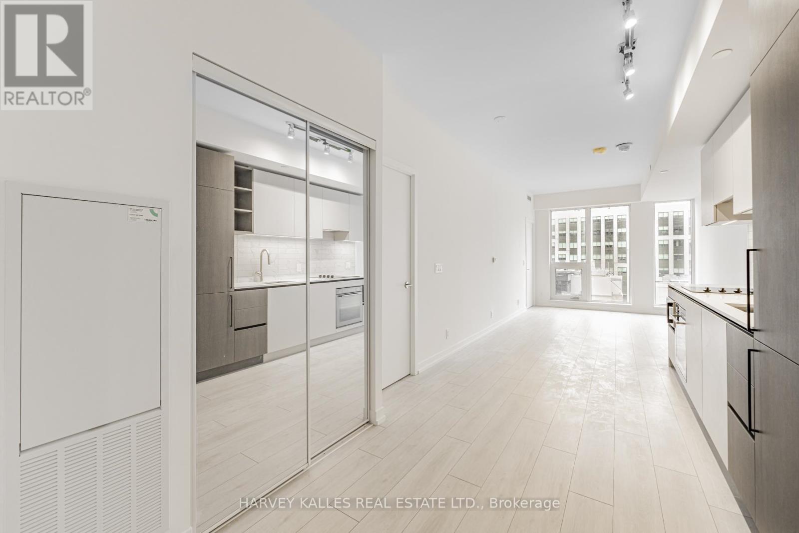 #1711 55 MERCER STREET - 4