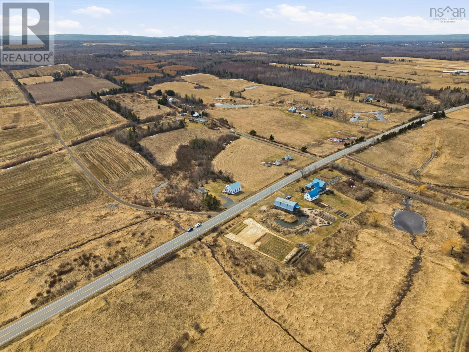 Property 39 of 42 of 828 Highway 6