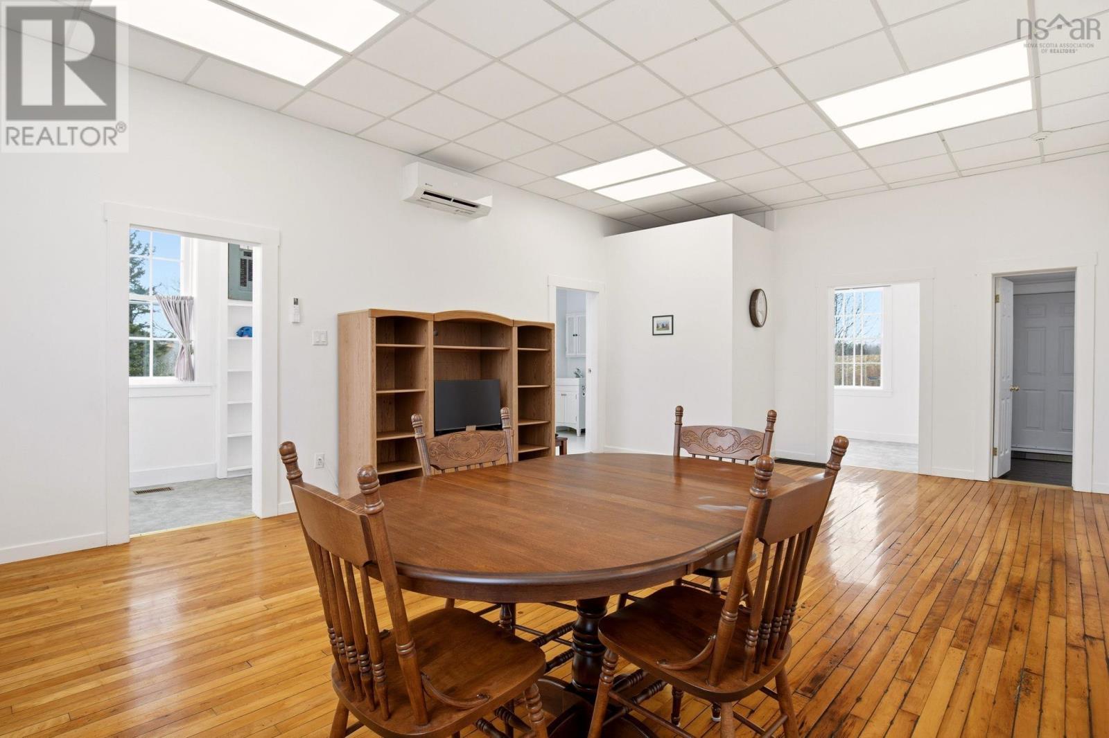 Property 14 of 42 of 828 Highway 6