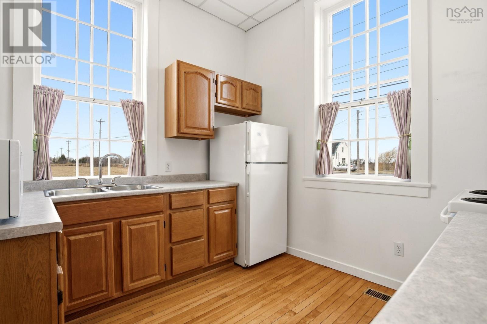 Property 15 of 42 of 828 Highway 6