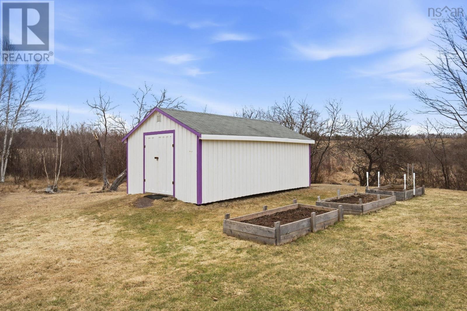 Property 31 of 42 of 828 Highway 6