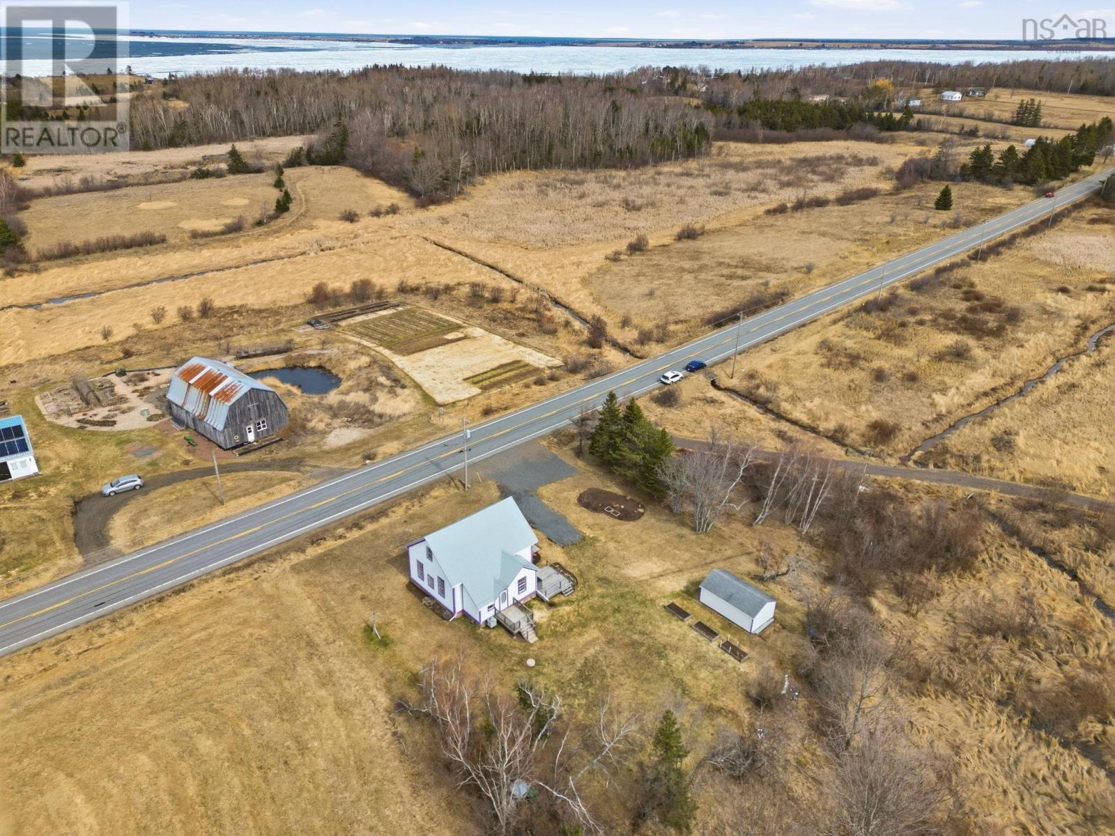 Property 35 of 42 of 828 Highway 6