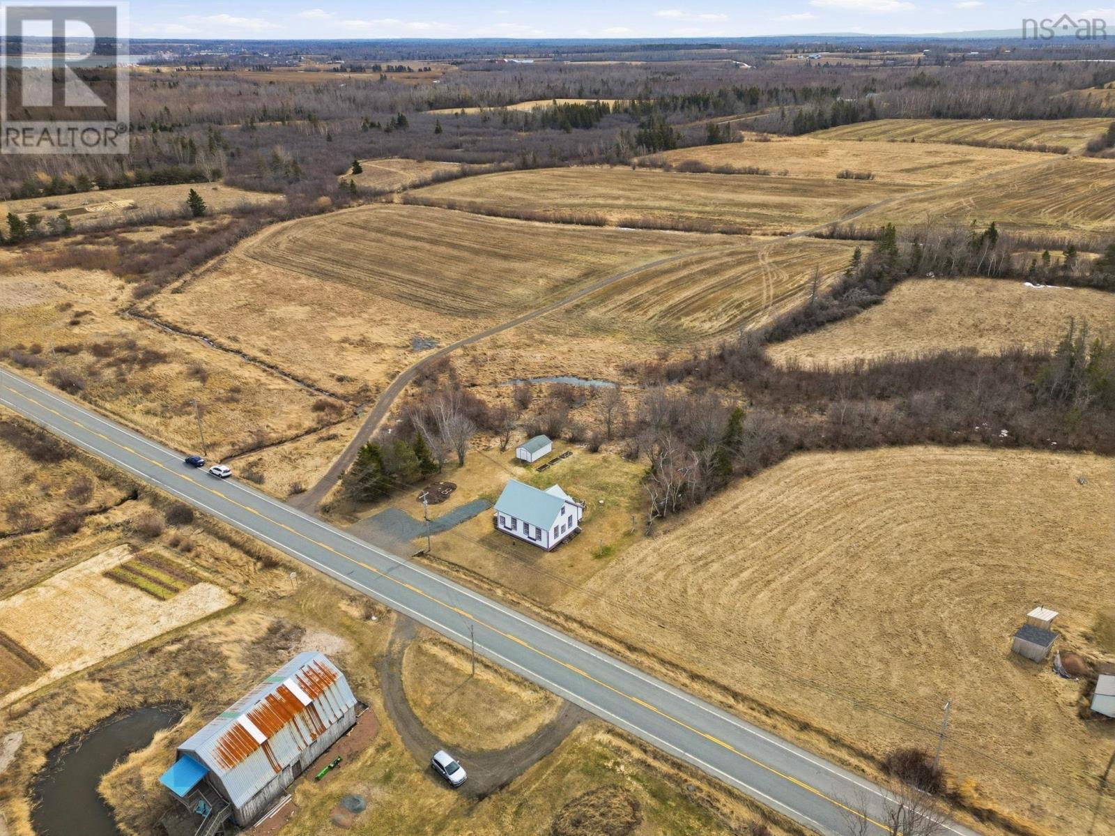 Property 37 of 42 of 828 Highway 6