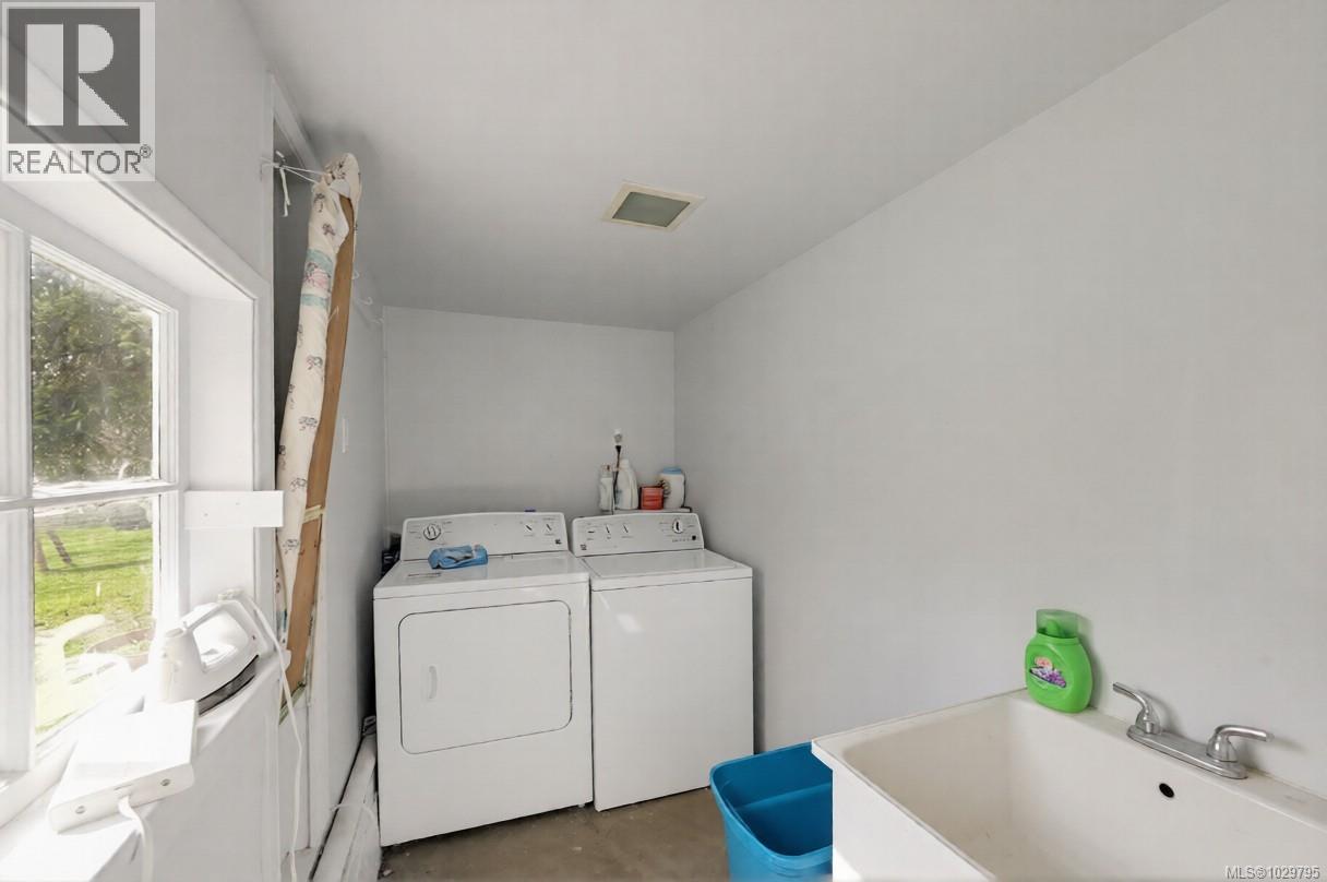  3364 Cook Street, Saanich