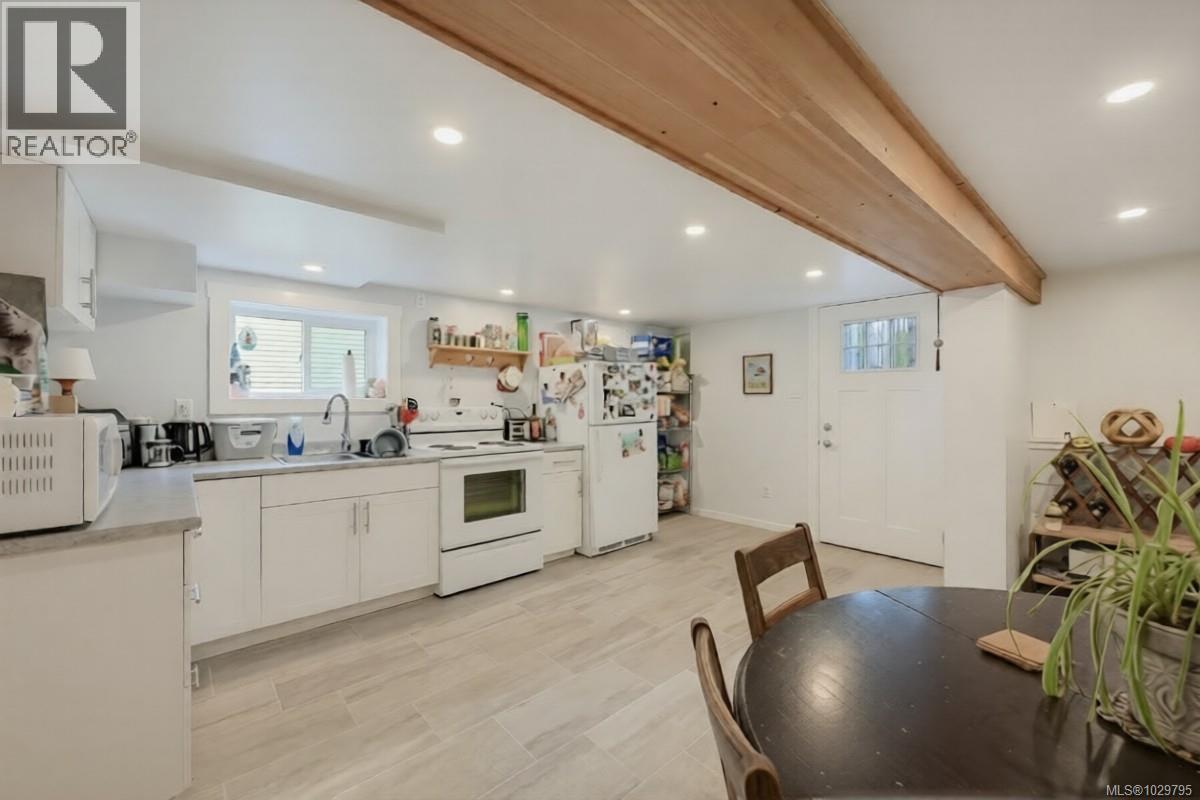  3364 Cook Street, Saanich