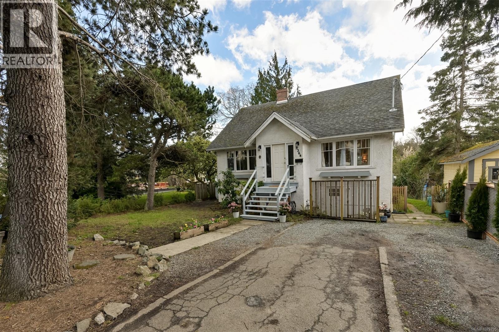  3364 Cook Street, Saanich