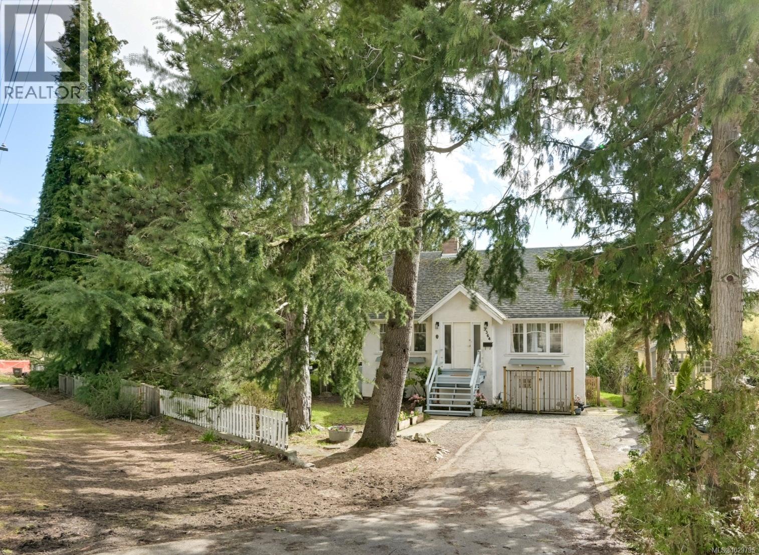  3364 Cook Street, Saanich