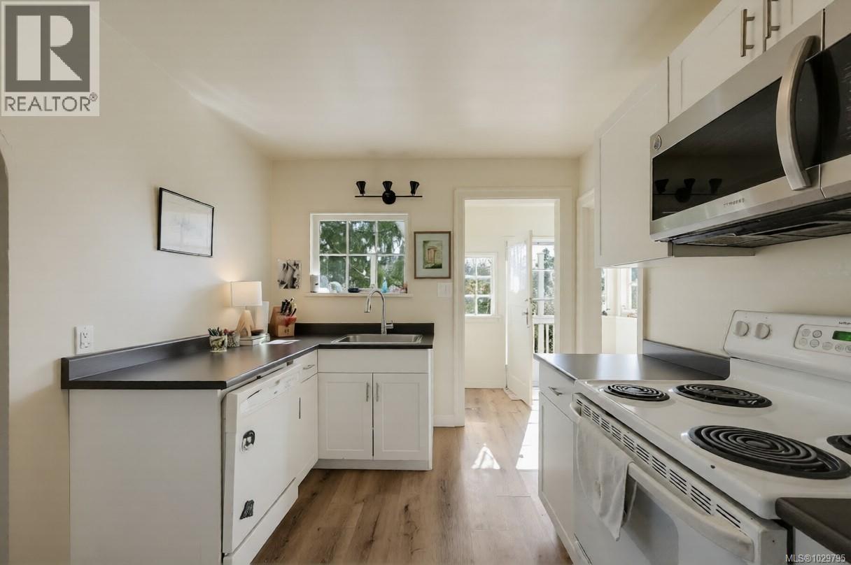  3364 Cook Street, Saanich