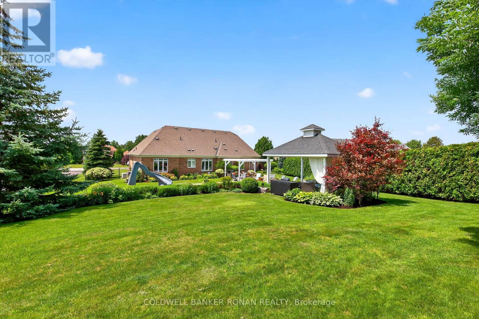 32 UNDERHILL COURT - 10