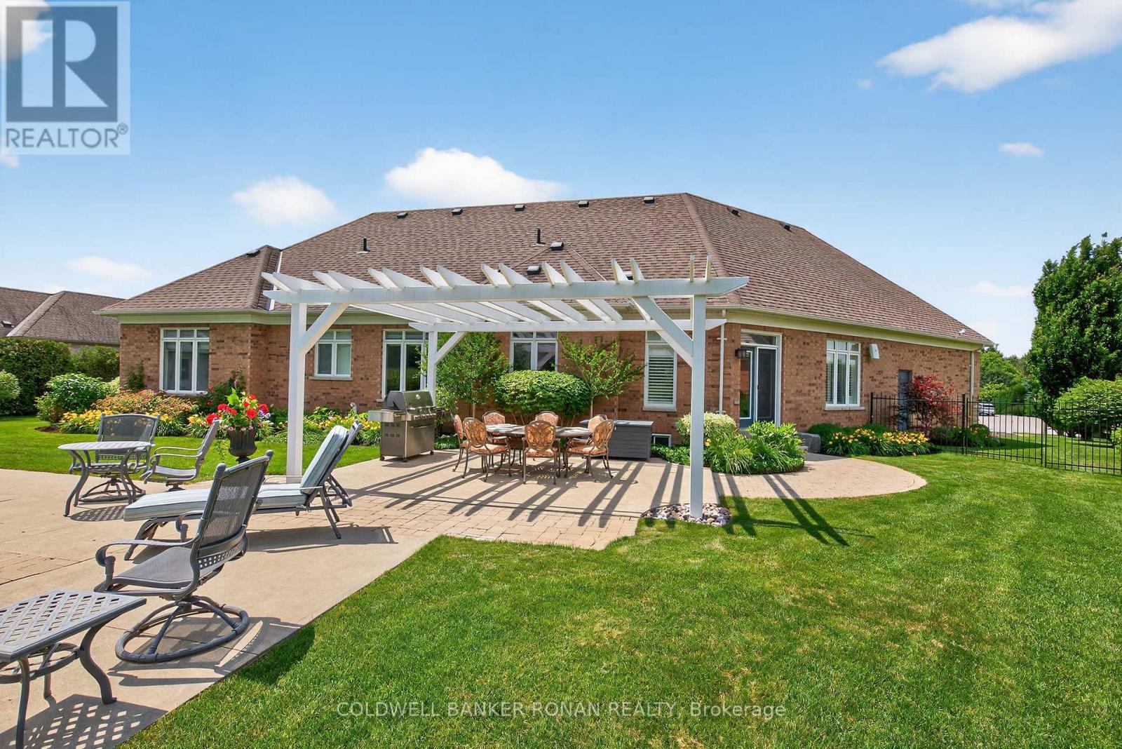 32 UNDERHILL COURT - 14