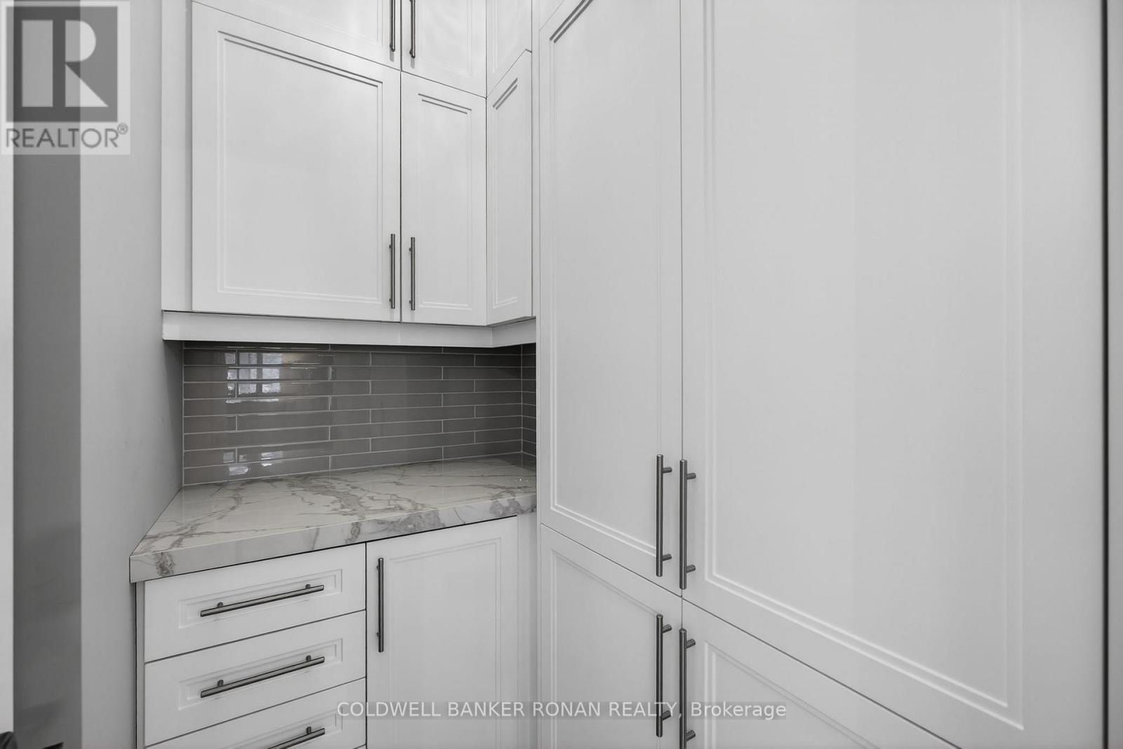 32 UNDERHILL COURT - 30