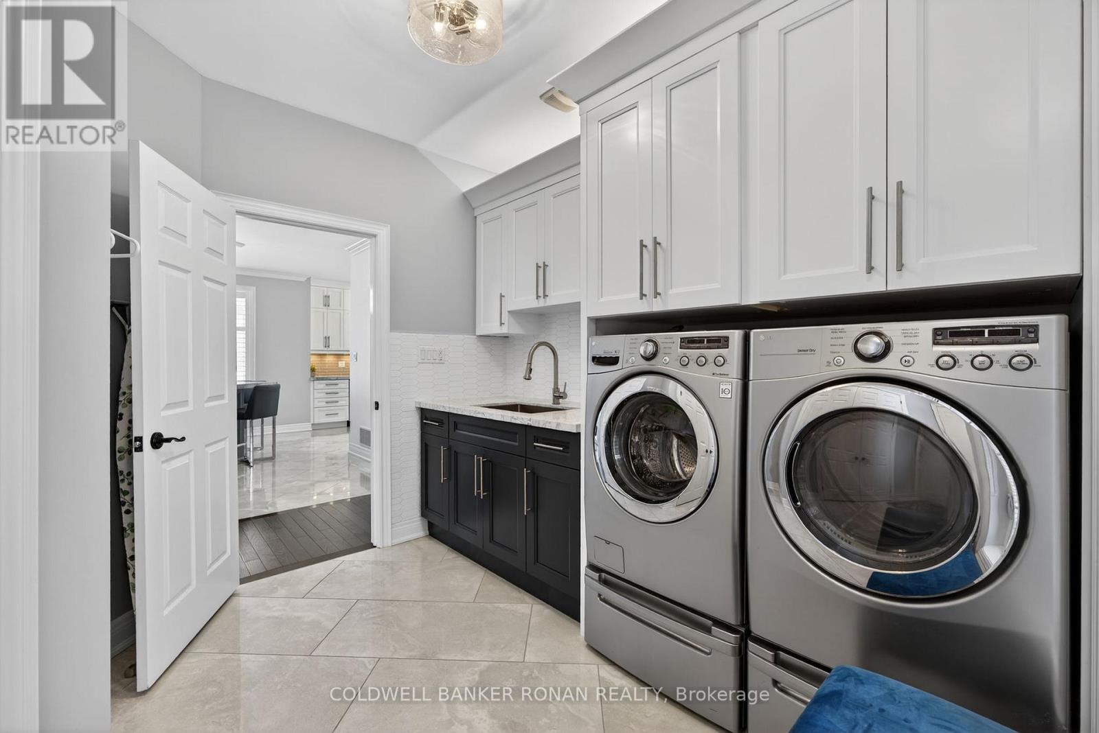 32 UNDERHILL COURT - 35