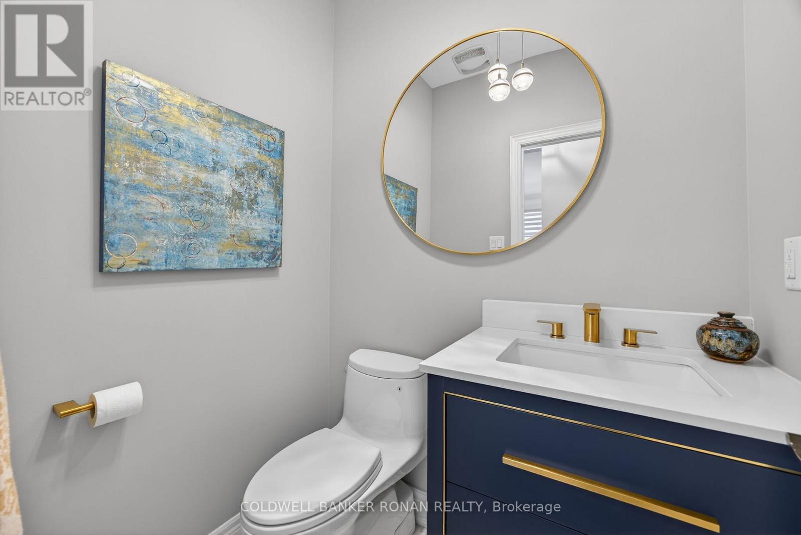 32 UNDERHILL COURT - 36