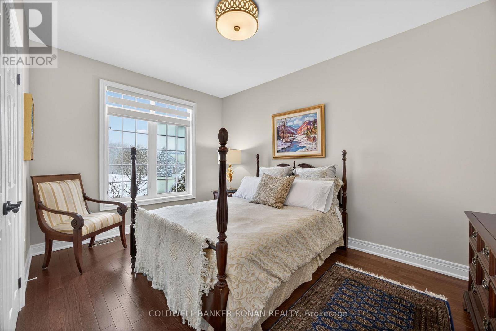 32 UNDERHILL COURT - 40