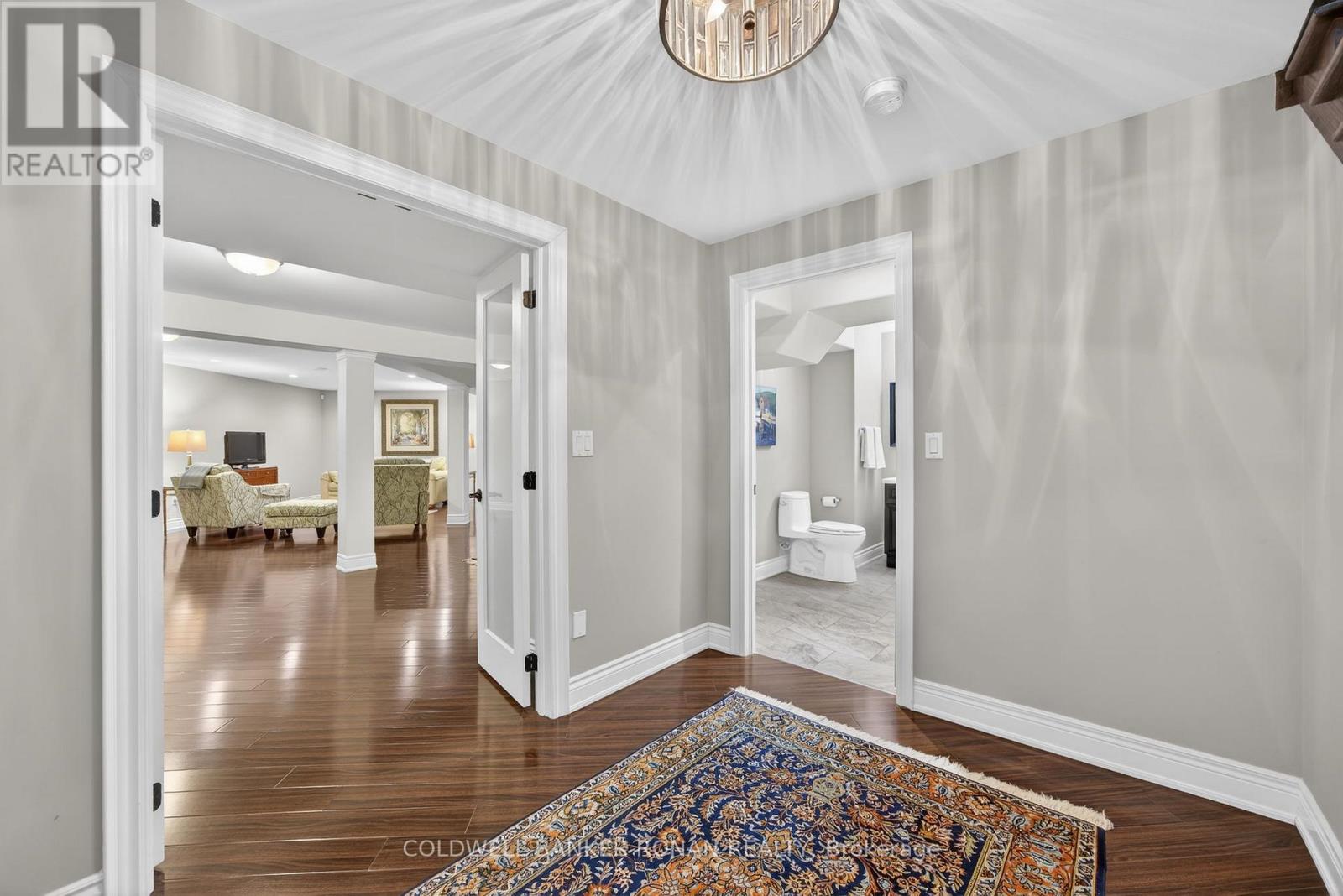 32 UNDERHILL COURT - 43