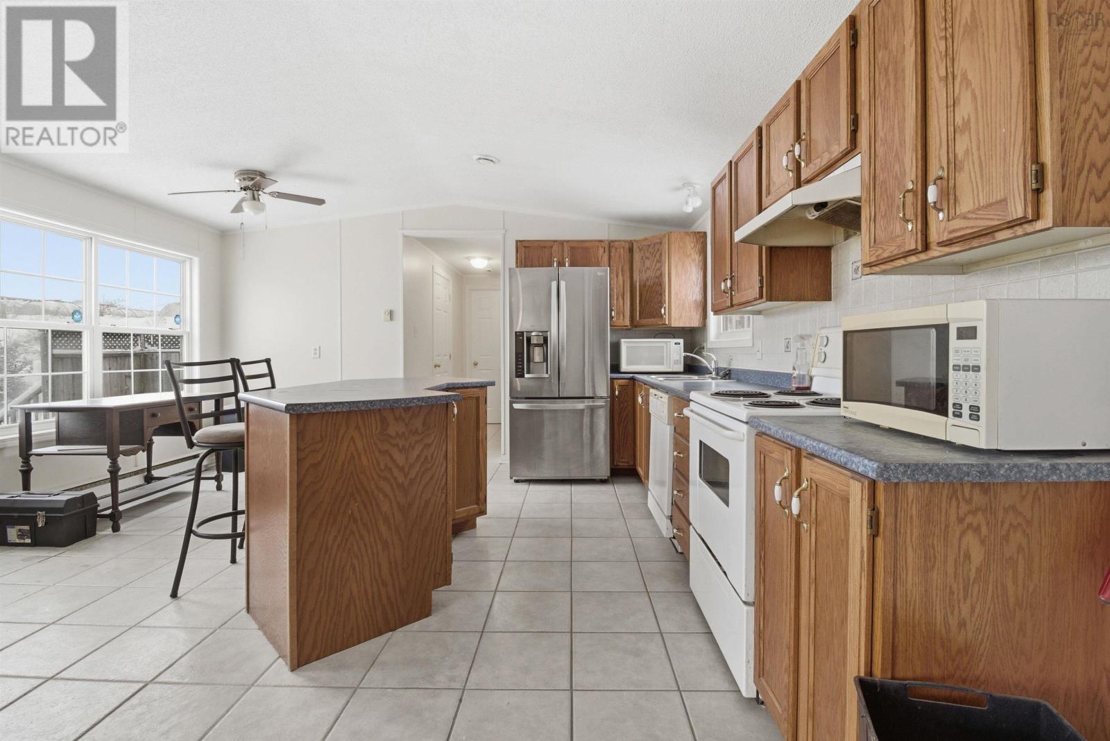 Property 9 of 25 of 32 Pine Street