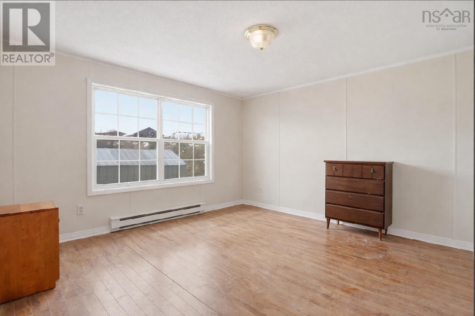 Property 16 of 25 of 32 Pine Street