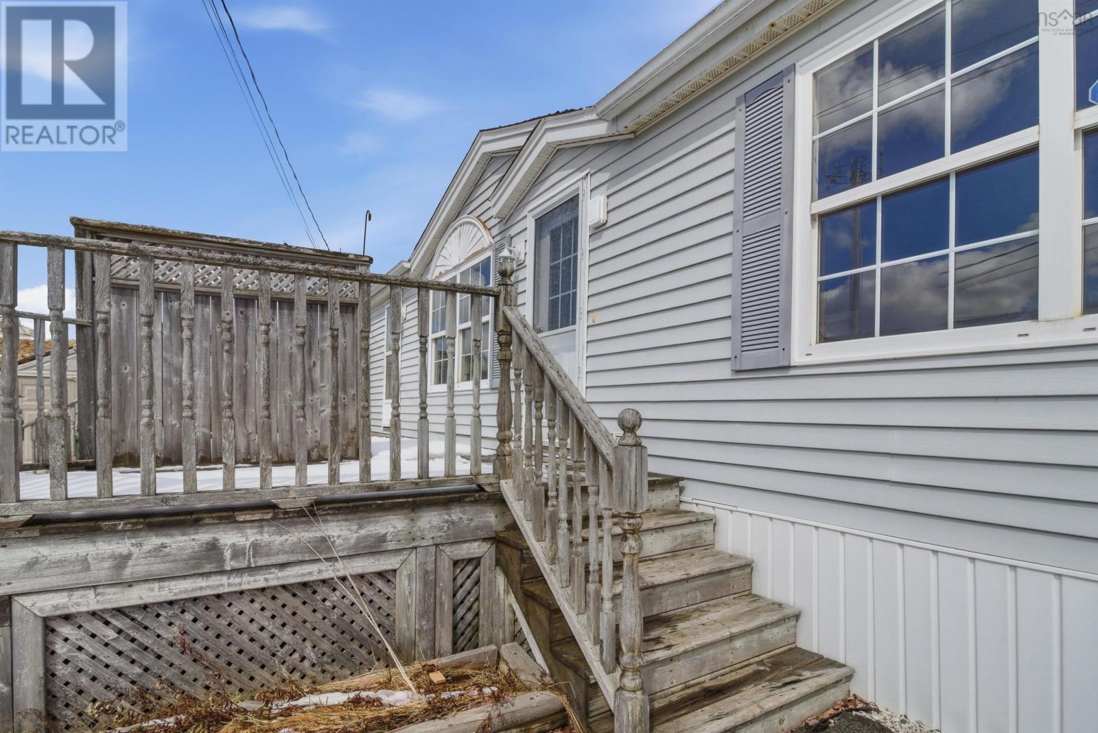 Property 22 of 25 of 32 Pine Street