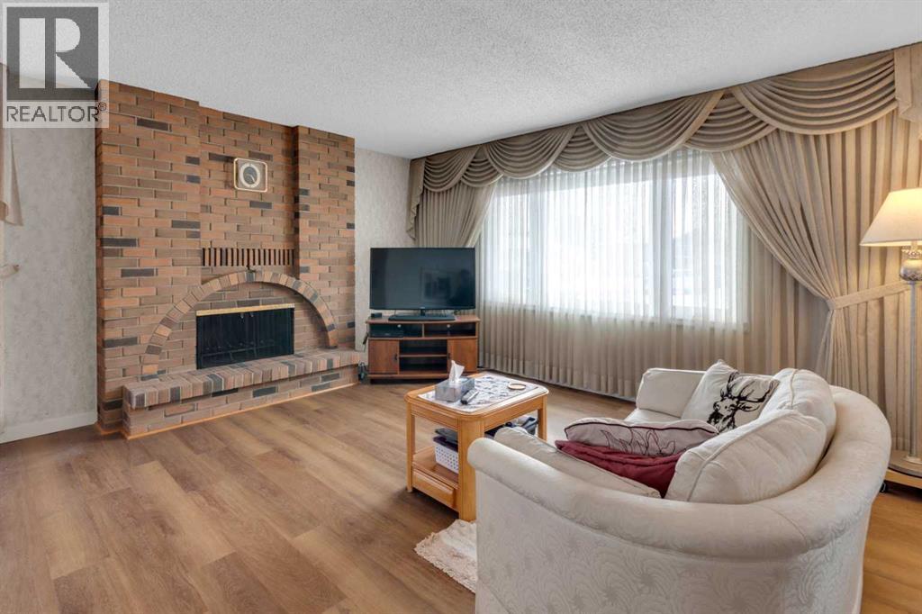 6004 Maddock Drive NE, Calgary, Alberta