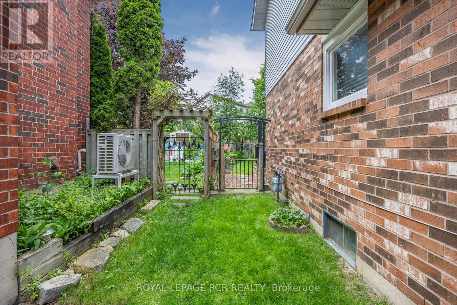 39 PASSMORE AVENUE — photo 37