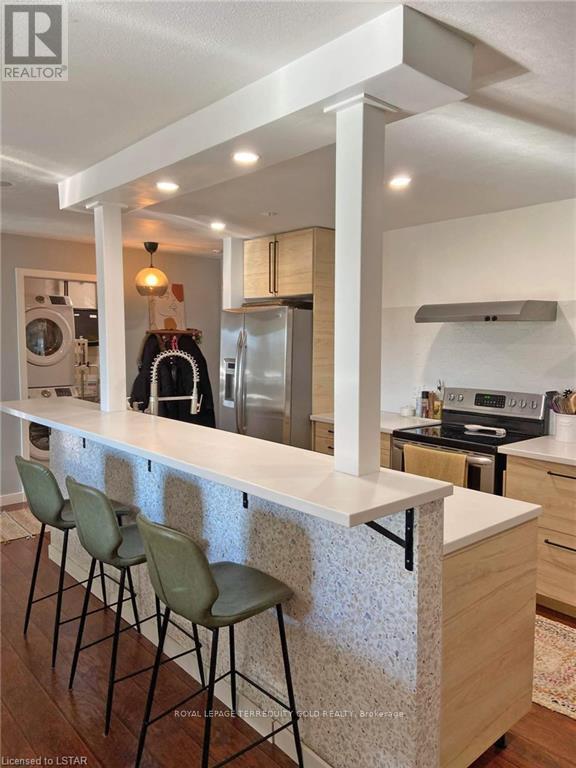 325 - 2230 TRAFALGAR STREET