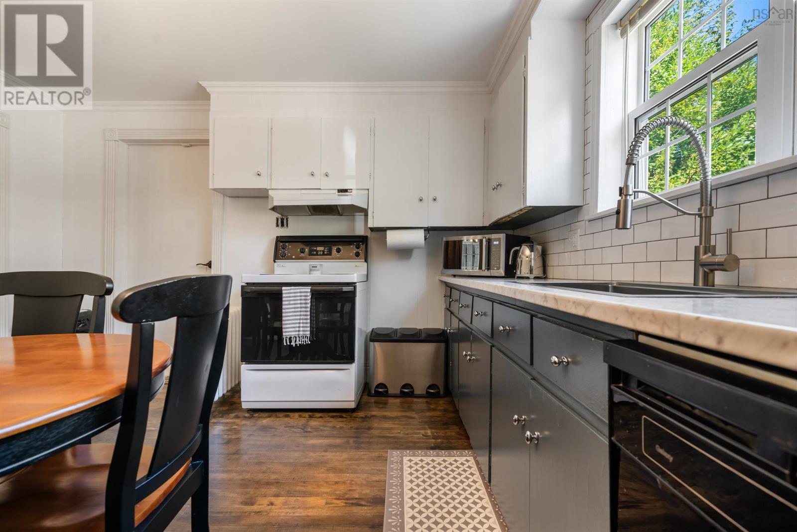 69 MAPLE AVENUE - 16