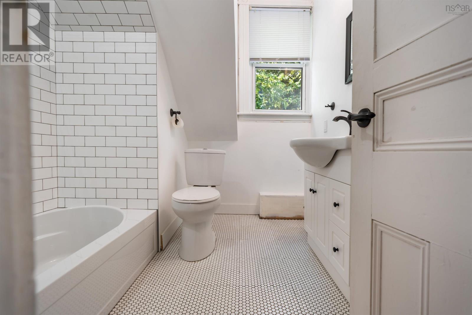 69 MAPLE AVENUE - 38