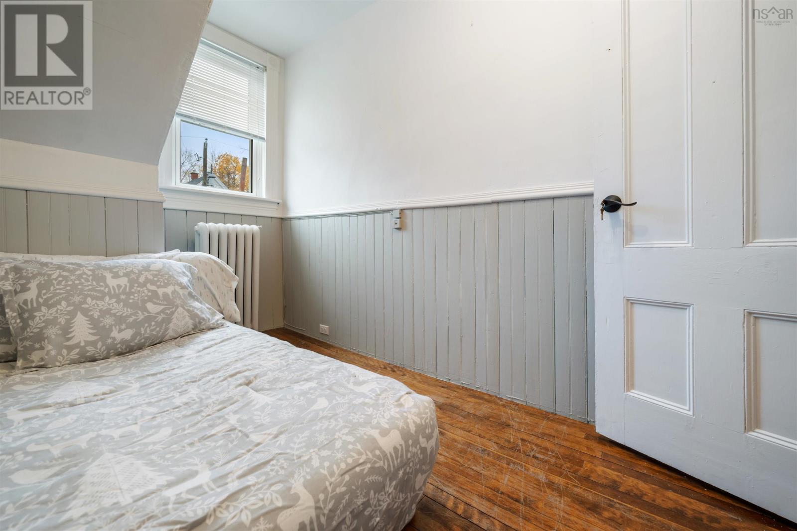 69 MAPLE AVENUE - 30