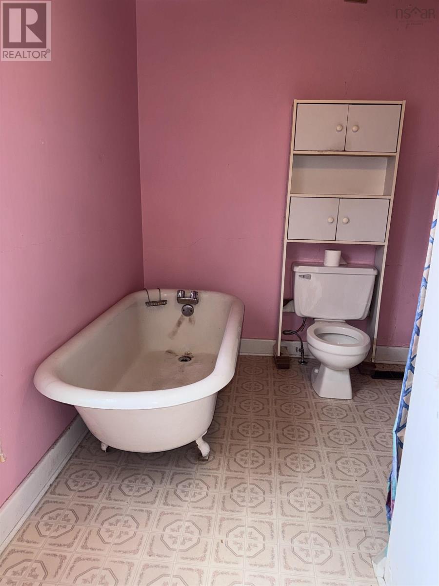 Property 9 of 15 of 18 Willow Street