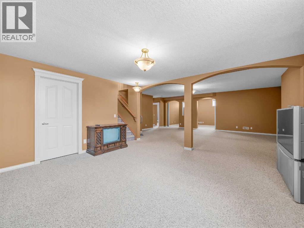 Single Family House Bungalow for Sale in  Valley Creek Place NW Valley Ridge Calgary 