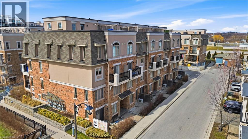 2441 GREENWICH Drive Unit# 106