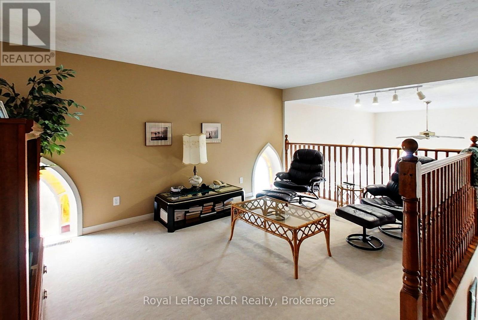 7 PETER STREET S - 20