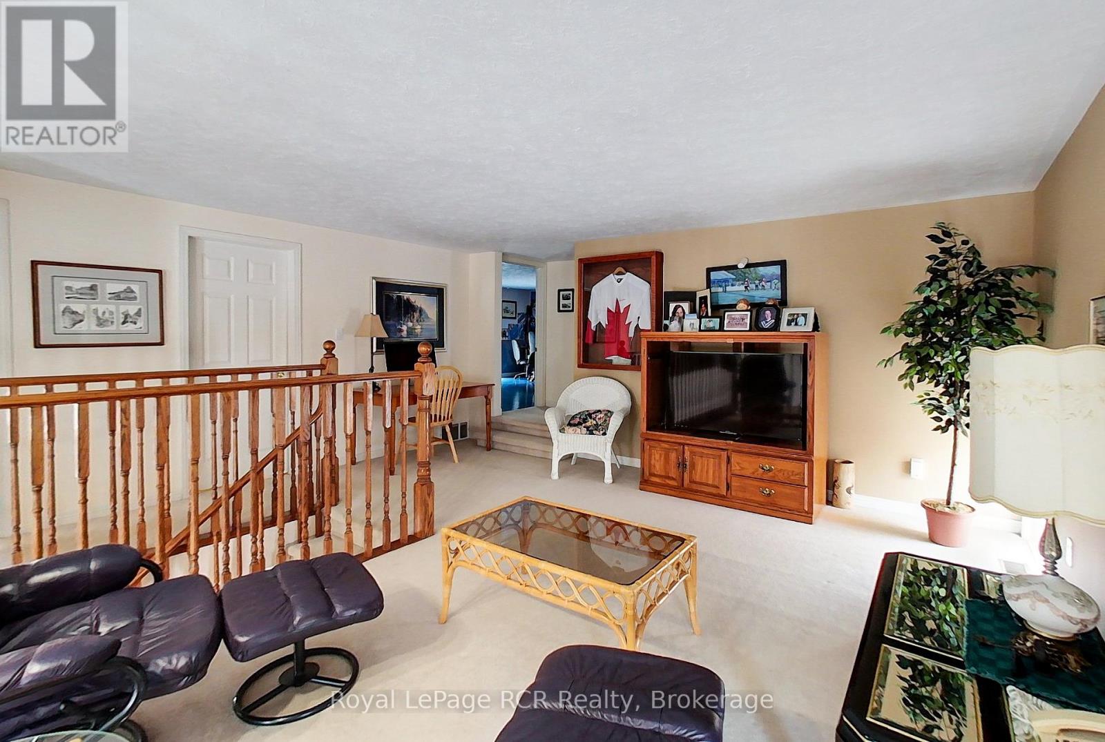 7 PETER STREET S - 21