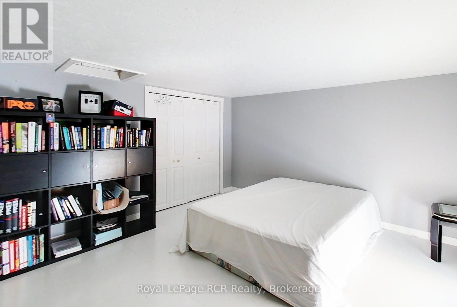 7 PETER STREET S - 22