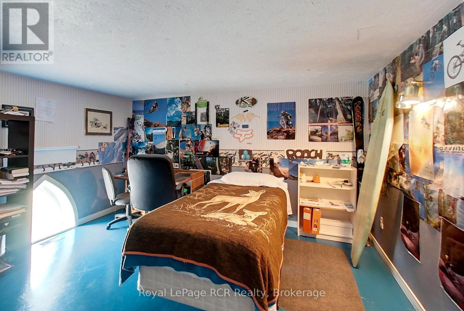 7 PETER STREET S - 23