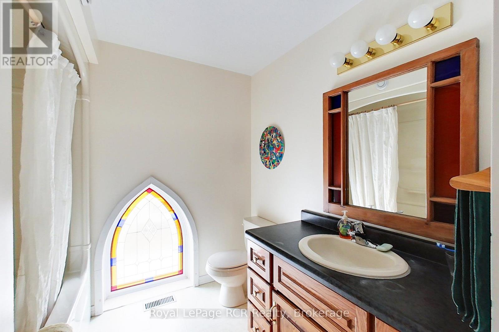 7 PETER STREET S - 24