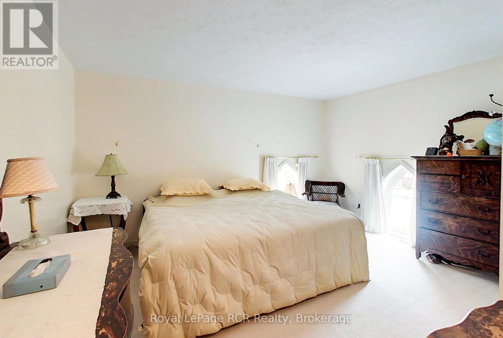 7 PETER STREET S - 25