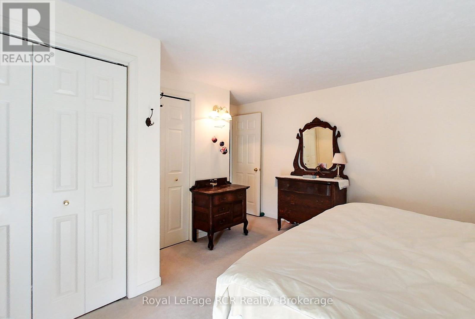 7 PETER STREET S - 26