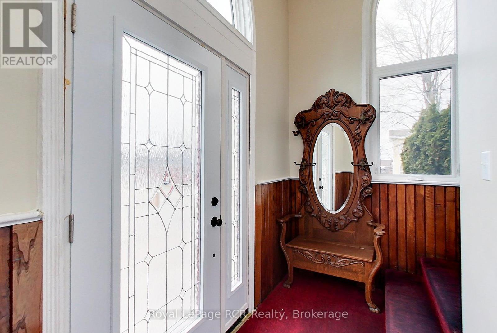 7 PETER STREET S - 27
