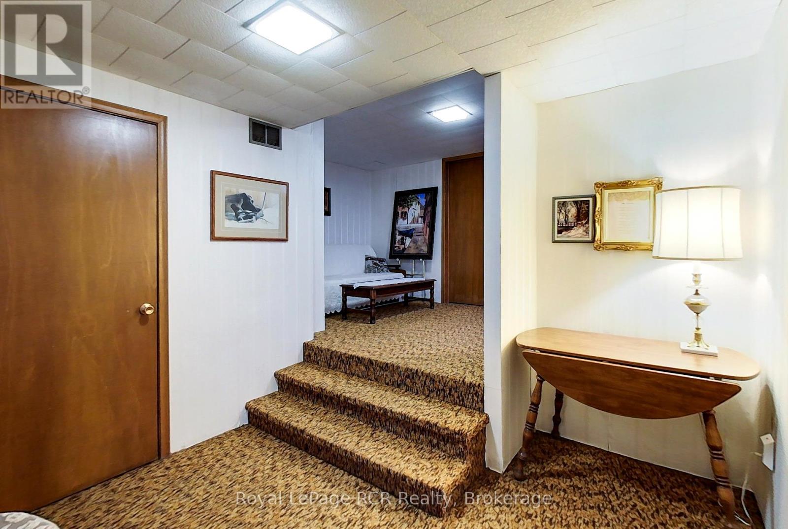 7 PETER STREET S - 33