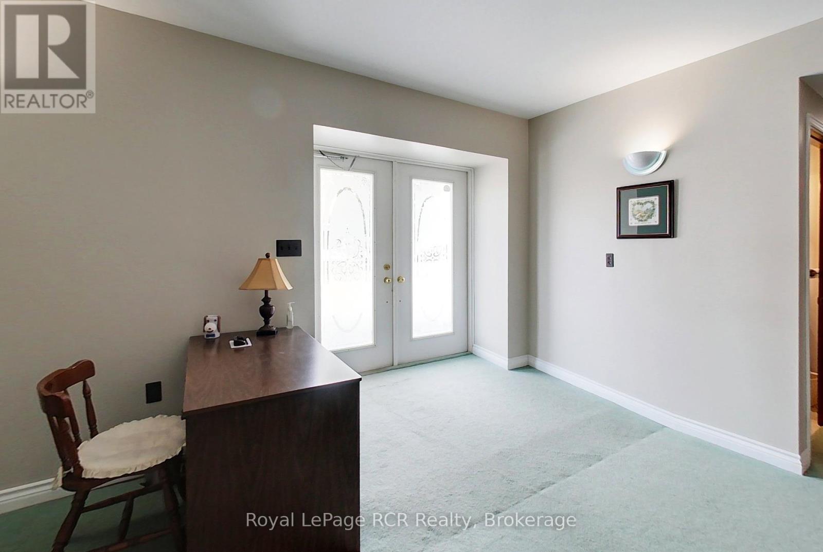 7 PETER STREET S - 36
