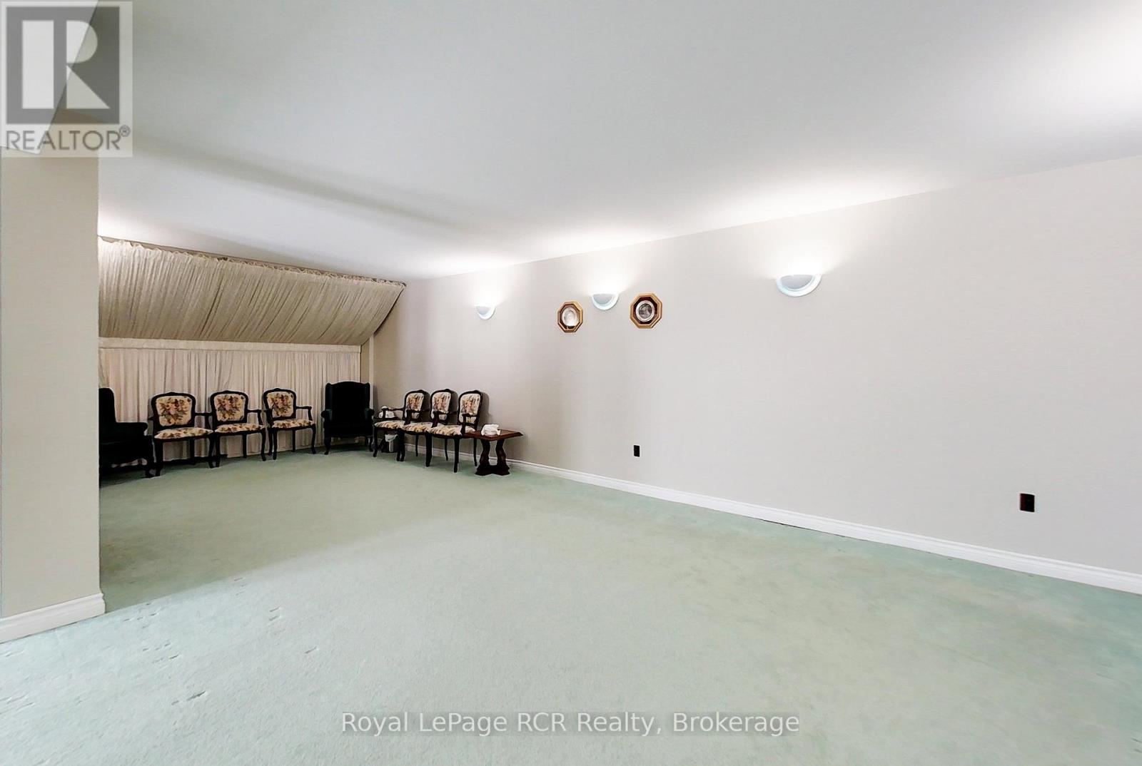 7 PETER STREET S - 38