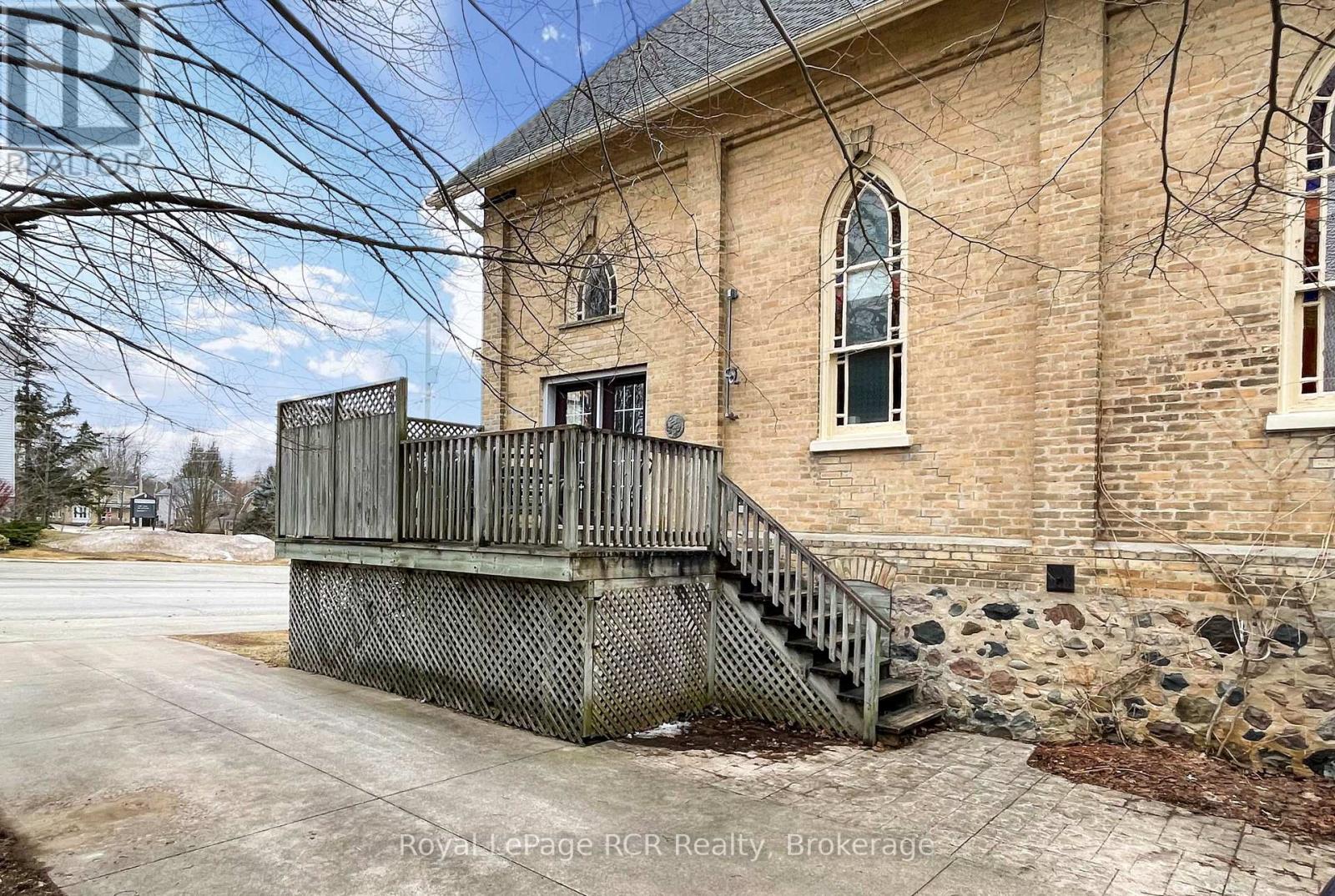 7 PETER STREET S - 4