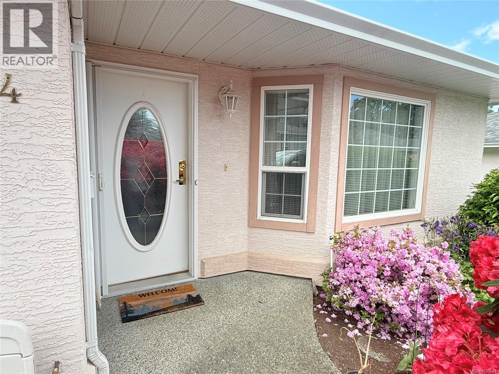 #4 6111 SAYWARD RD - Image 2