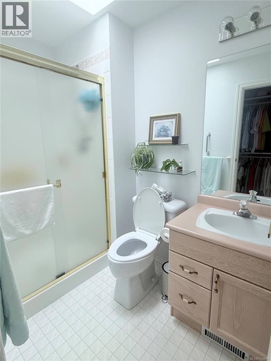 #4 6111 SAYWARD RD - 20